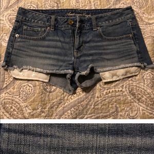 A pair of gently used American Eagle shorts⭐️❤️